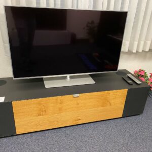 WD-Oensingen-AG_SwissHD_AV-Moebel_Stage3_Cambridge_Audio_Evo_75_Panasonic_TV